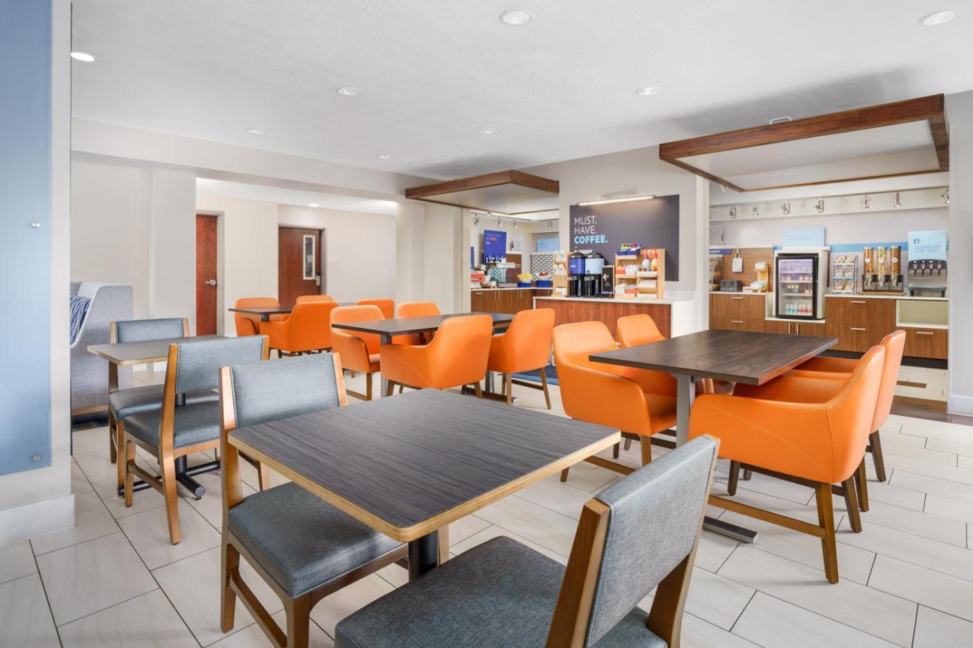 Holiday Inn Express Irondequoit By Ihg Rochester Exterior photo